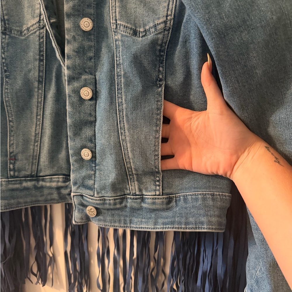 Idyllwind Blue Denim Stars and Fringe Jean Jacket - Picture 9 of 14